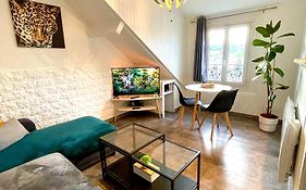 Superbe Appart Entier Au Pied De La Gare Rer, A 15 Min De Paris & Orly